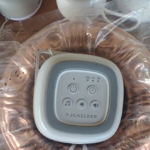 Yogasleep White Noise Machine NWOT